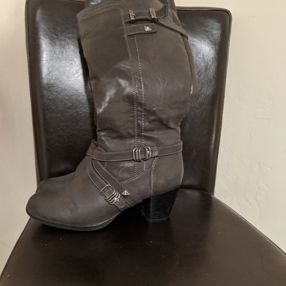 Gray heel boots